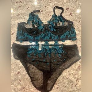 Torrid lace floral set
